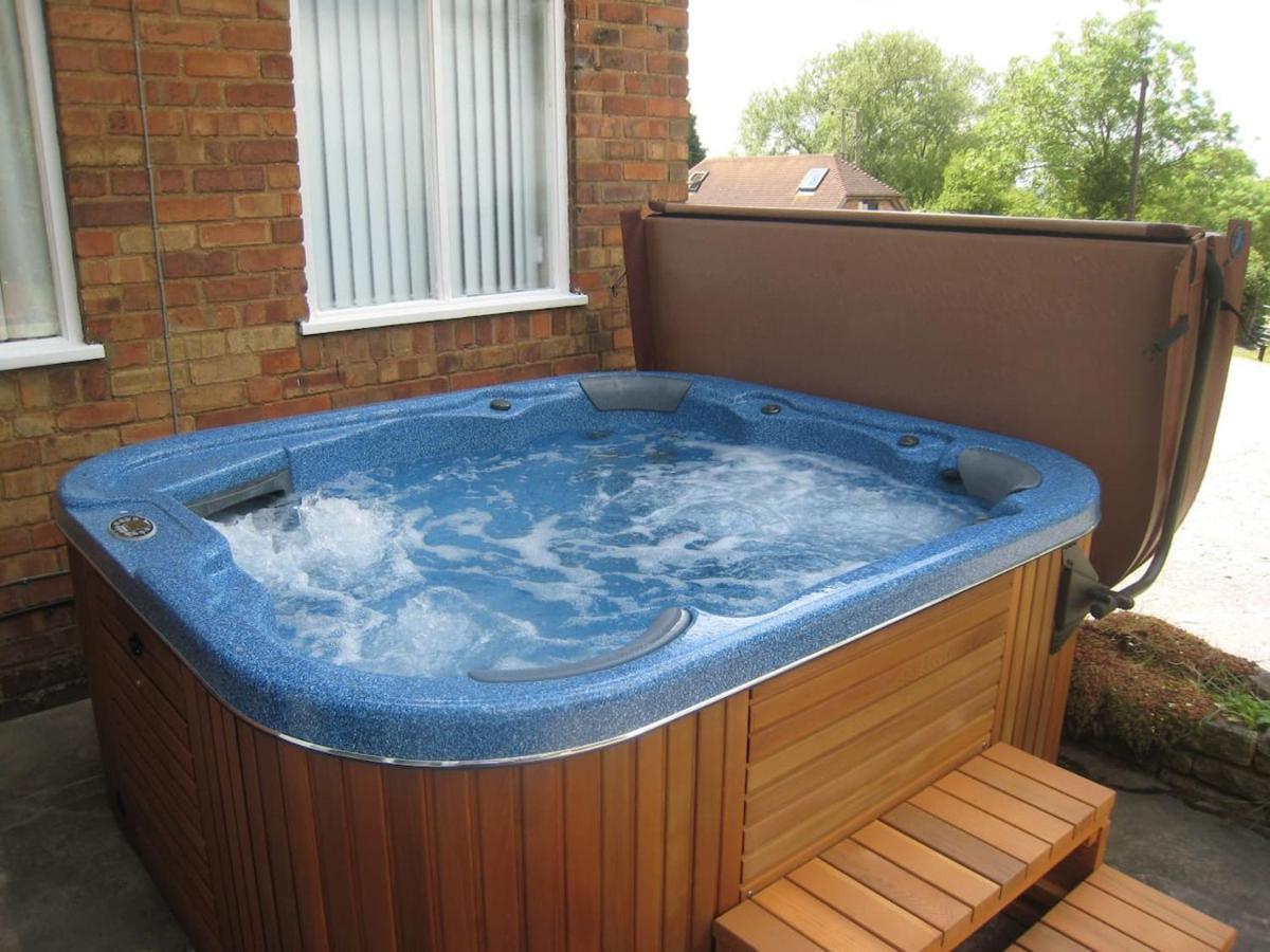 Arden Hill Farmhouse - Hot Tub, Snooker Table, Sleeps 16 Стратфорд-апон-Эйвон Экстерьер фото